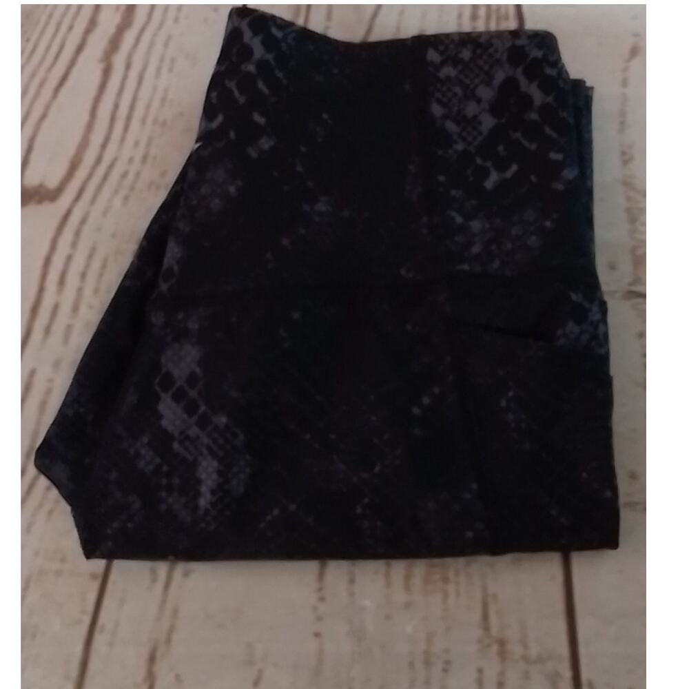 Old Navy Active Go-Dry Elevate Leggings Size M